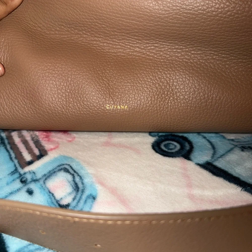Cuyana Weekender Bag - Picture 3 of 6